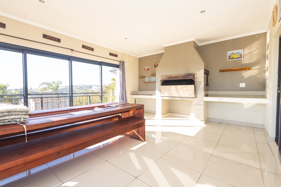 To Let 4 Bedroom Property for Rent in Kaapsig Western Cape